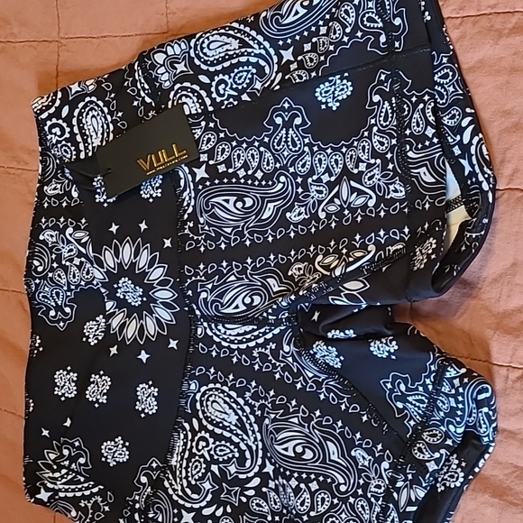 Vull sport midi shorts in black bandana size small - Picture 2 of 6